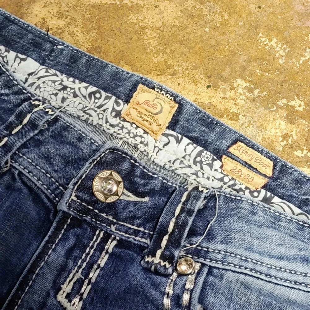 Y2K Studio 5 Low Rise Boot Cut Jeans 28 Womens Skinny Flare McBling Flap 2000s